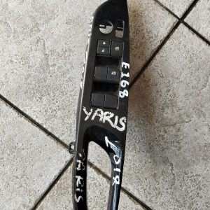 2018  toyota yaris  right front window switch